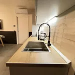 Apartman Center - Modern Flat With Parking And Wifi - B
