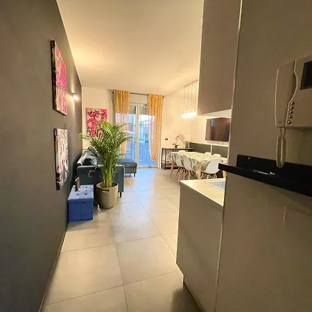 Center - Modern Flat With Free Parking And Wifi - B