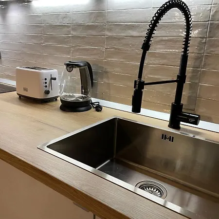 Center - Modern Flat With Free Parking And Wifi - B Apartment