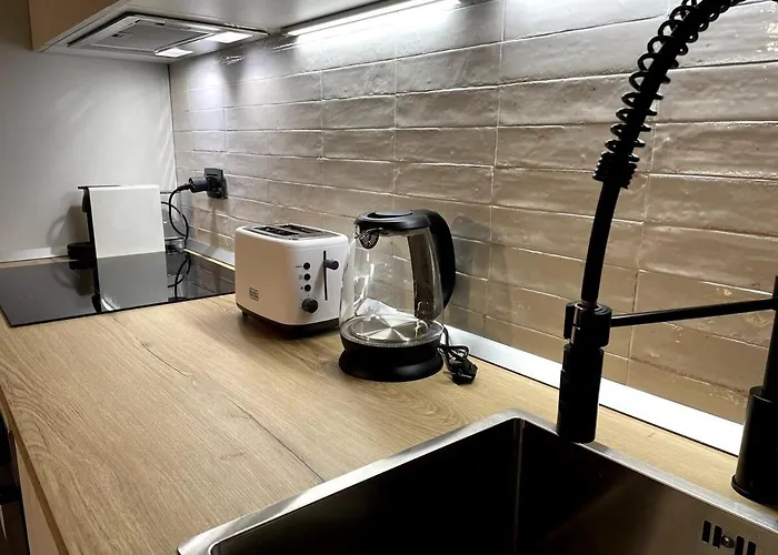 Апартаменти Center - Modern Flat With Free Parking And Wifi - B