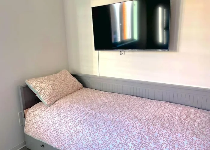 Center - Modern Flat With Free Parking And Wifi - B Апартаменты