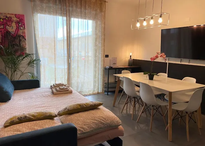 Center - Modern Flat With Free Parking And Wifi - B Апартаменты Бергамо